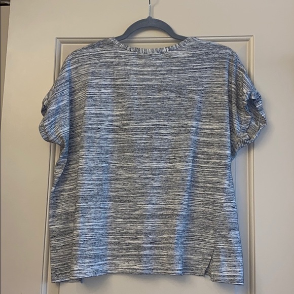 One Clothing Gray Shirt Women’s Small - Picture 3 of 3